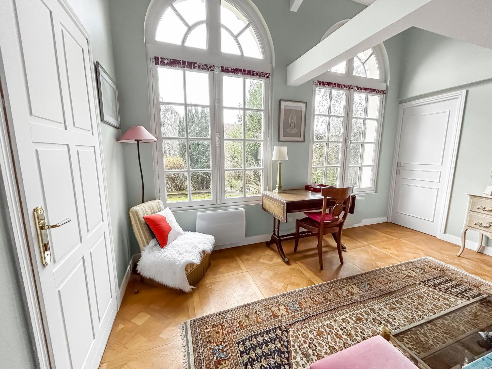 L'orangerie White-palacio Guest house